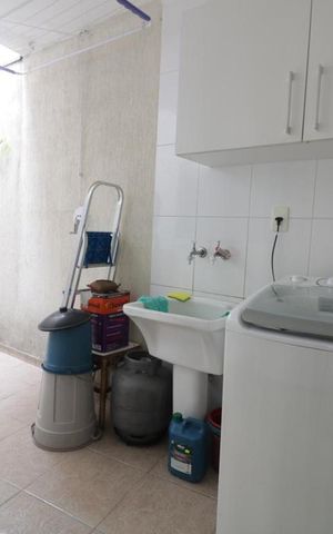Casa de condomínio à venda com 90m², 3 quartos e 4 vagas Casa de condomínio à venda com 90m², 3 quartos e 4 vagasArea de Serviço