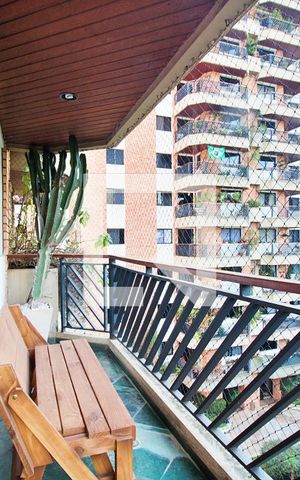 Apartamento para alugar com 150m², 4 quartos e 2 vagas Apartamento para alugar com 150m², 4 quartos e 2 vagasVaranda da Sala