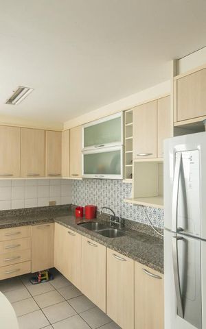 Apartamento à venda com 230m², 4 quartos e 2 vagas Apartamento à venda com 230m², 4 quartos e 2 vagasCozinha
