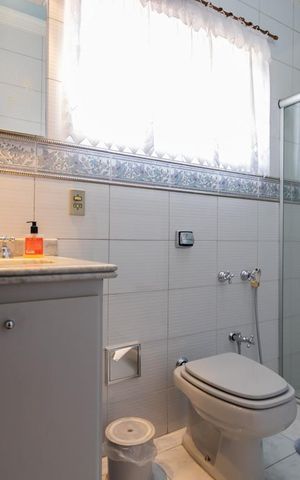 Casa à venda com 357m², 3 quartos e 7 vagas Casa à venda com 357m², 3 quartos e 7 vagasBanheiro Suite 3