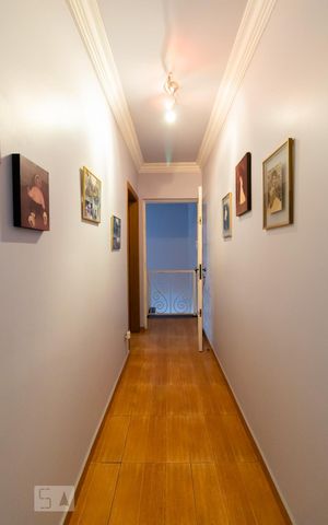 Casa à venda com 357m², 3 quartos e 7 vagas Casa à venda com 357m², 3 quartos e 7 vagasCorredor