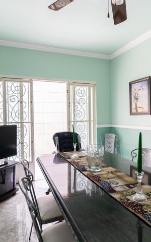 Casa à venda com 357m², 3 quartos e 7 vagas Casa à venda com 357m², 3 quartos e 7 vagasCozinha