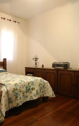 Casa à venda com 200m², 3 quartos e 7 vagasQuarto 2