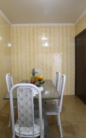 Casa à venda com 200m², 3 quartos e 7 vagasCopa