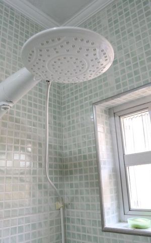 Casa à venda com 200m², 3 quartos e 7 vagasBanheiro - Chuveiro