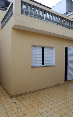 Casa à venda com 200m², 3 quartos e 7 vagasQuintal dos fundos e edícula