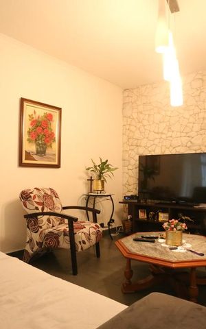 Casa à venda com 200m², 3 quartos e 7 vagasSala