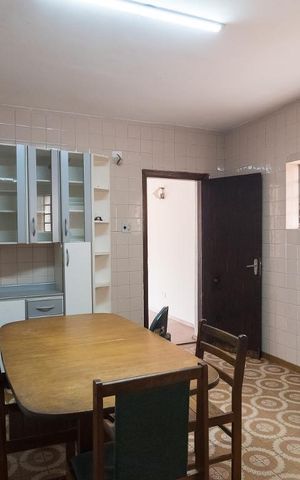 Casa para alugar com 300m², 4 quartos e 2 vagas Casa para alugar com 300m², 4 quartos e 2 vagasCozinha