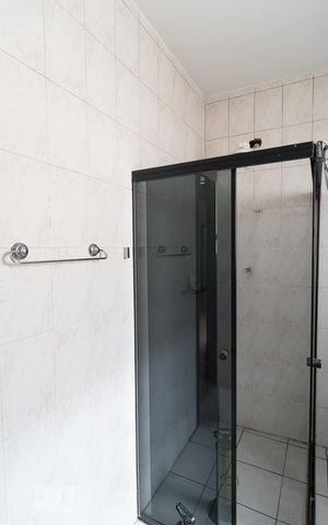 Casa para alugar com 300m², 4 quartos e 2 vagas Casa para alugar com 300m², 4 quartos e 2 vagasBanheiro da Suíte