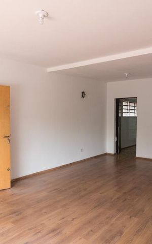 Casa para alugar com 300m², 4 quartos e 2 vagas Casa para alugar com 300m², 4 quartos e 2 vagasSala