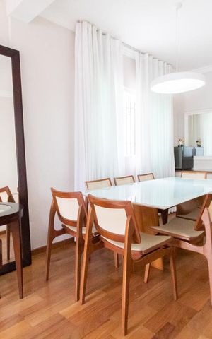 Casa à venda com 270m², 4 quartos e 2 vagasSala