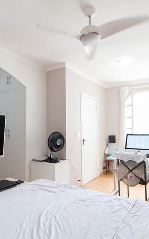 Casa à venda com 270m², 4 quartos e 2 vagasSuíte