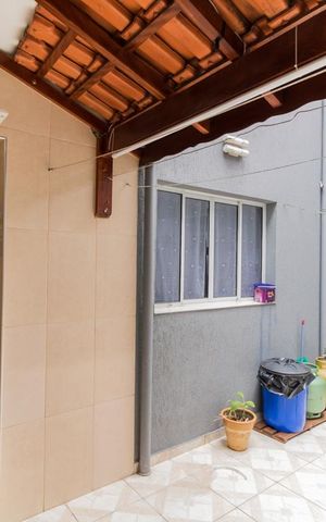 Casa à venda com 95m², 3 quartos e 2 vagas Casa à venda com 95m², 3 quartos e 2 vagasÁrea de Serviço