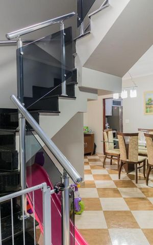 Casa à venda com 95m², 3 quartos e 2 vagas Casa à venda com 95m², 3 quartos e 2 vagasSala de Jantar