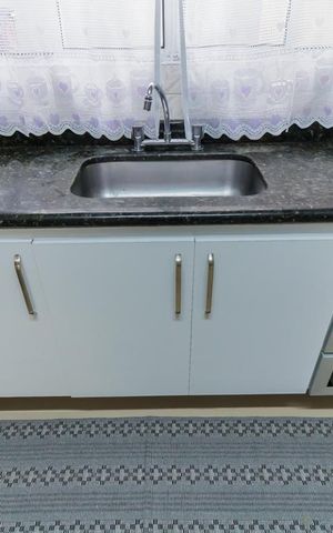 Casa à venda com 95m², 3 quartos e 2 vagas Casa à venda com 95m², 3 quartos e 2 vagasDetalhe cozinha