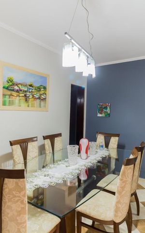 Casa à venda com 95m², 3 quartos e 2 vagas Casa à venda com 95m², 3 quartos e 2 vagasSala de Jantar
