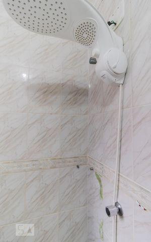 Casa à venda com 95m², 3 quartos e 2 vagas Casa à venda com 95m², 3 quartos e 2 vagasDetalhe banheiro