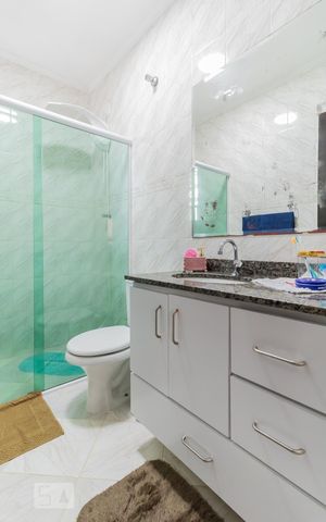 Casa à venda com 95m², 3 quartos e 2 vagas Casa à venda com 95m², 3 quartos e 2 vagasBanheiro da Suíte