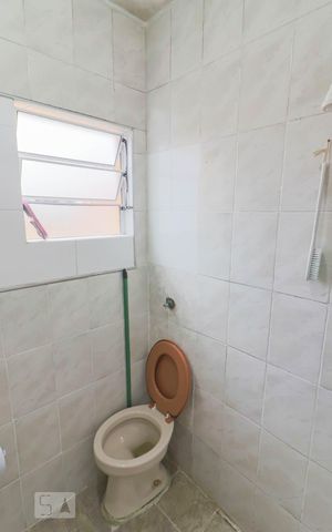 Casa à venda com 140m², 5 quartos e 5 vagas Casa à venda com 140m², 5 quartos e 5 vagasCasa 1 Banheiro