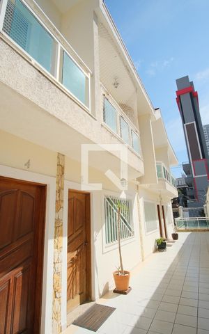Casa de condomínio para alugar com 150m², 3 quartos e 4 vagasFachada