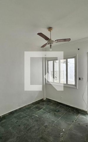 Casa à venda com 45m², 1 quarto e sem vaga Casa à venda com 45m², 1 quarto e sem vagaSala