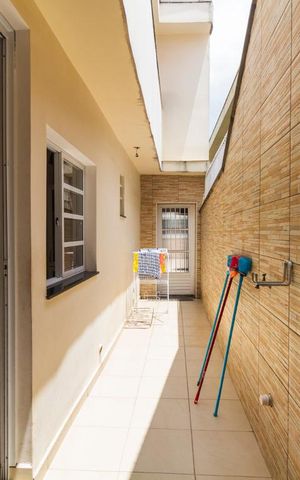Casa à venda com 160m², 3 quartos e 2 vagasCorredor Lateral