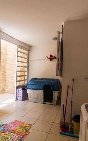 Casa à venda com 160m², 3 quartos e 2 vagasÁrea de Serviço