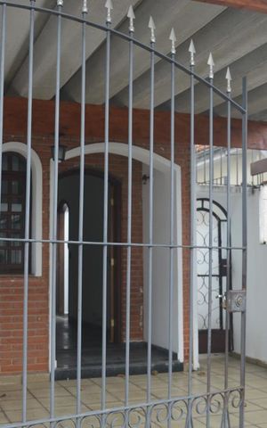 Casa para alugar com 75m², 2 quartos e 1 vagaFrente da Casa