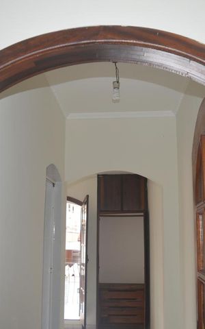 Casa para alugar com 75m², 2 quartos e 1 vagaCorredor sentido quarto 1