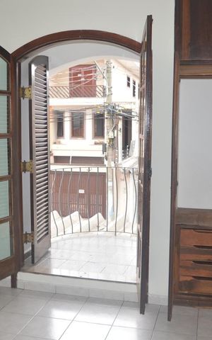 Casa para alugar com 75m², 2 quartos e 1 vagaQuarto 1 com sacada