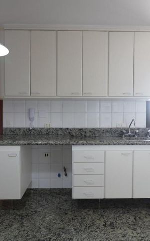 Apartamento à venda com 168m², 4 quartos e 2 vagas Apartamento à venda com 168m², 4 quartos e 2 vagasCozinha
