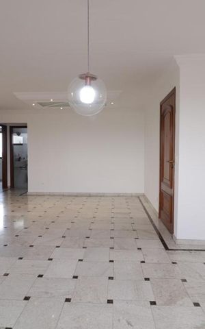 Apartamento à venda com 168m², 4 quartos e 2 vagas Apartamento à venda com 168m², 4 quartos e 2 vagasSala