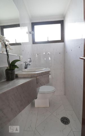 Apartamento à venda com 168m², 4 quartos e 2 vagas Apartamento à venda com 168m², 4 quartos e 2 vagasLavabo
