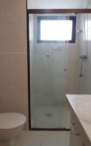 Apartamento à venda com 168m², 4 quartos e 2 vagas Apartamento à venda com 168m², 4 quartos e 2 vagasBanheiro suite 1