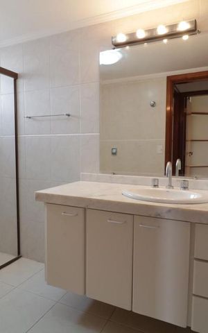 Apartamento à venda com 168m², 4 quartos e 2 vagas Apartamento à venda com 168m², 4 quartos e 2 vagasBanheiro Social