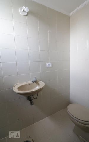 Apartamento à venda com 168m², 4 quartos e 2 vagas Apartamento à venda com 168m², 4 quartos e 2 vagasBanheiro de Serviço