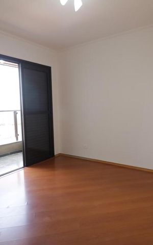 Apartamento à venda com 168m², 4 quartos e 2 vagas Apartamento à venda com 168m², 4 quartos e 2 vagasQuarto 2