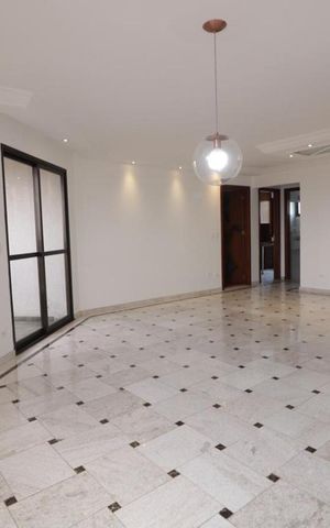 Apartamento à venda com 168m², 4 quartos e 2 vagas Apartamento à venda com 168m², 4 quartos e 2 vagasSala