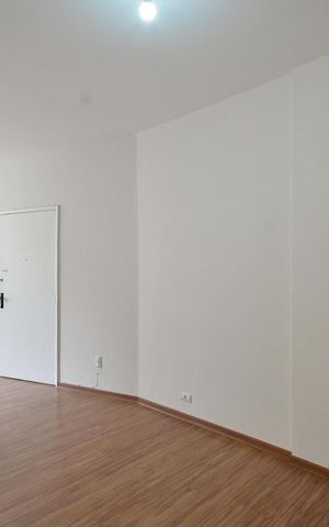 Apartamento à venda com 105m², 2 quartos e 1 vaga Apartamento à venda com 105m², 2 quartos e 1 vagaSala