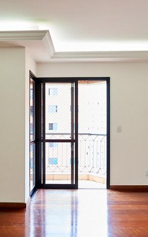 Apartamento à venda com 125m², 3 quartos e 2 vagas Apartamento à venda com 125m², 3 quartos e 2 vagasSala