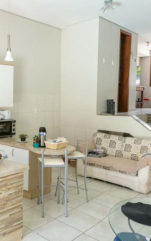Casa à venda com 220m², 4 quartos e 3 vagas Casa à venda com 220m², 4 quartos e 3 vagasCozinha