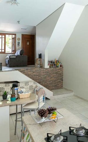 Casa à venda com 220m², 4 quartos e 3 vagas Casa à venda com 220m², 4 quartos e 3 vagasCozinha