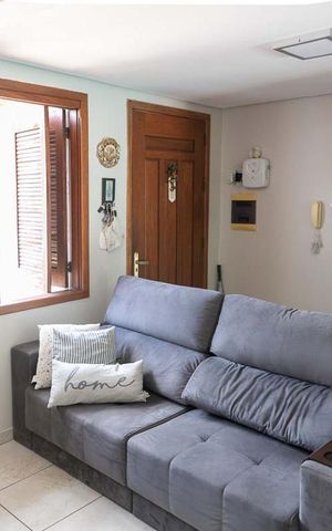 Casa à venda com 220m², 4 quartos e 3 vagas Casa à venda com 220m², 4 quartos e 3 vagasSala