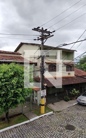 Casa de condomínio à venda com 200m², 2 quartos e 3 vagas Casa de condomínio à venda com 200m², 2 quartos e 3 vagasVista