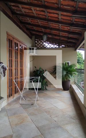 Casa de condomínio à venda com 200m², 2 quartos e 3 vagas Casa de condomínio à venda com 200m², 2 quartos e 3 vagasvaranda