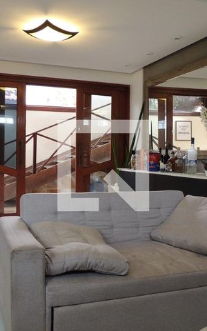 Casa de condomínio à venda com 200m², 2 quartos e 3 vagasSala