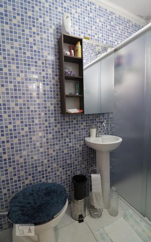 Casa à venda com 200m², 4 quartos e 3 vagas Casa à venda com 200m², 4 quartos e 3 vagasBanheiro Social