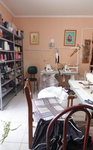 Casa à venda com 200m², 4 quartos e 3 vagas Casa à venda com 200m², 4 quartos e 3 vagasQuarto 2