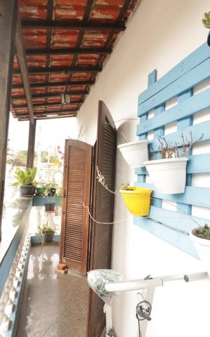 Casa à venda com 200m², 4 quartos e 3 vagas Casa à venda com 200m², 4 quartos e 3 vagasSacada da Sala