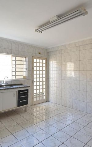 Casa à venda com 150m², 2 quartos e 1 vaga Casa à venda com 150m², 2 quartos e 1 vagaCozinha